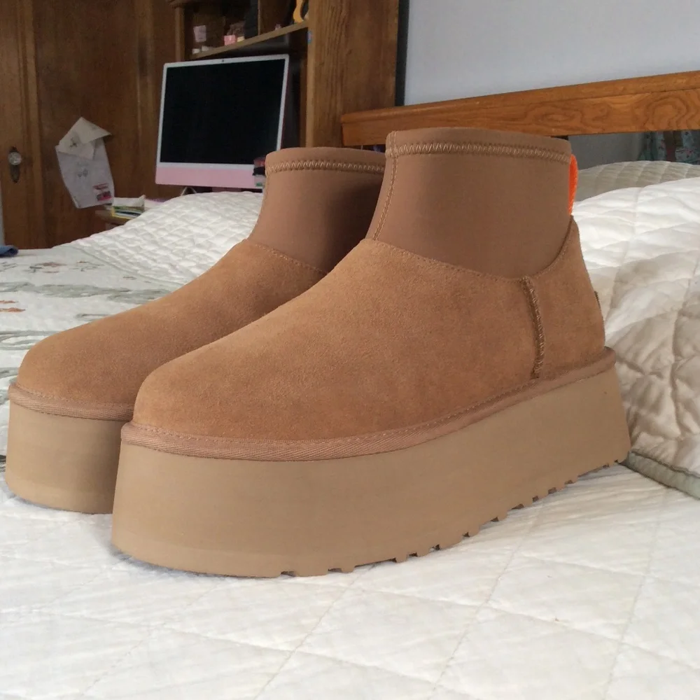 UGG mini dipper boots